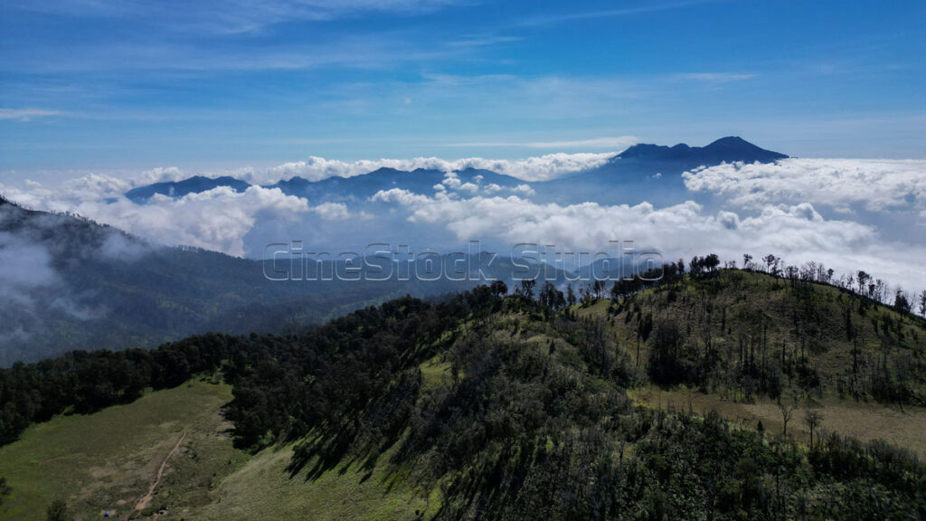 Panorama of the natural beauty of mountains and grasslands.